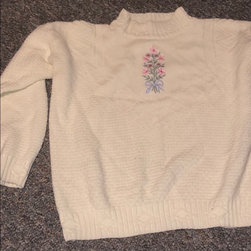 Used sweaters by Liz Thomas size M